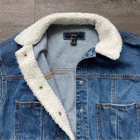 Forever 21 cropped Denim Jacket with Sherpa trim - Picture 2 of 5